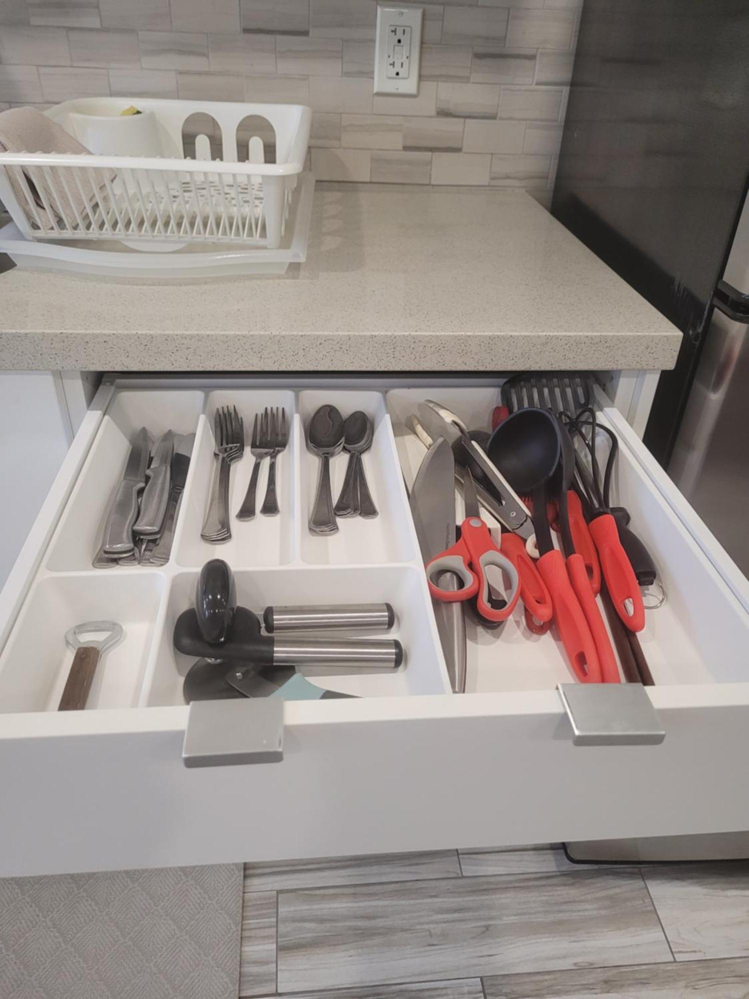 Modern Studio With Kitchenette And Bath グエルフ エクステリア 写真